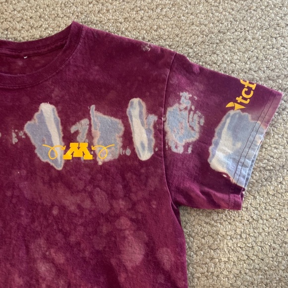 University of Minnesota Bleach Dye Crop T-shirt - Picture 4 of 6
